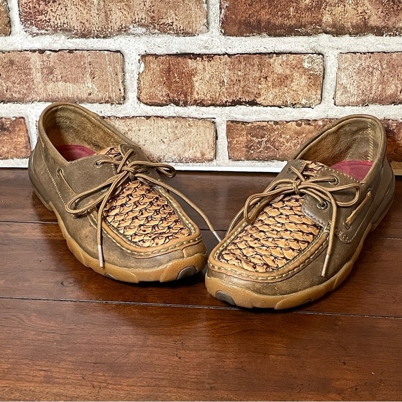 Twisted X Brown Bomber and Fish Driving Moc Size 9M - Picture 1 of 8